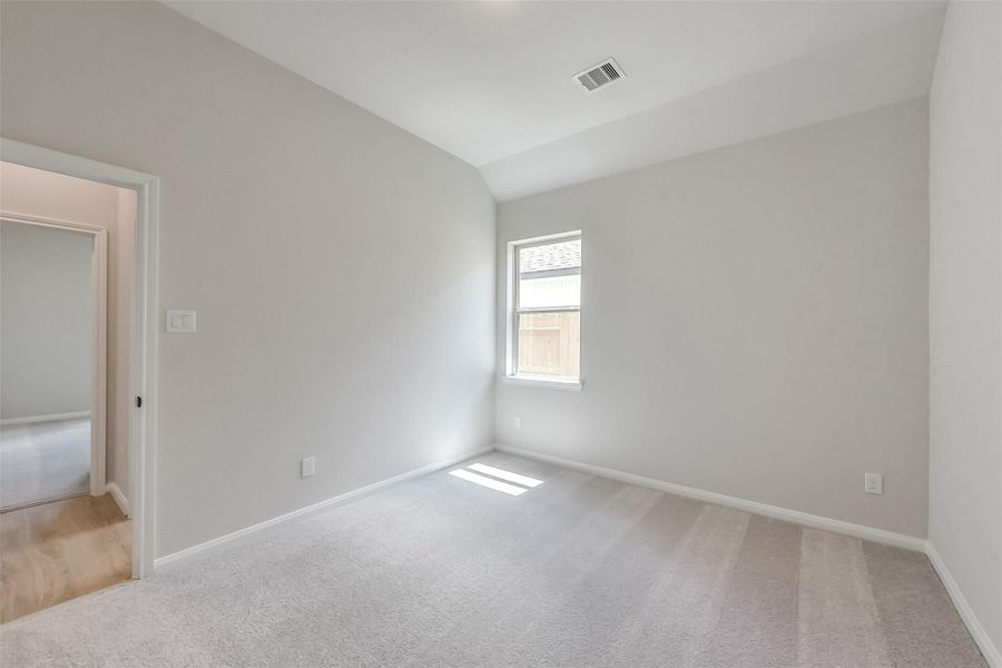 Spacious, unfurnished interior of a new home in River Ranch Meadows, Dayton (Image 32).