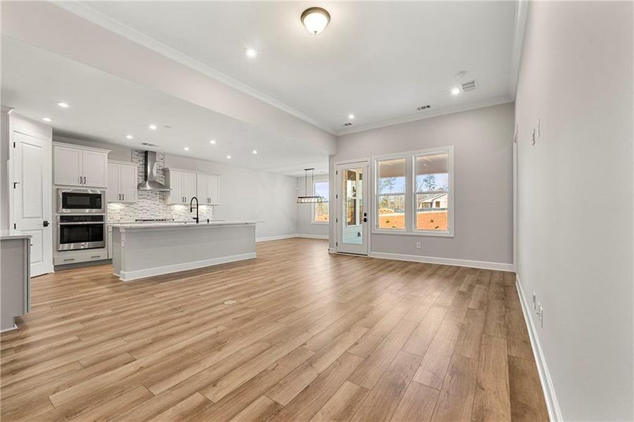 Spacious, unfurnished interior of a new home in Cresswind Georgia at Twin Lakes, Hoschton (Image 13).