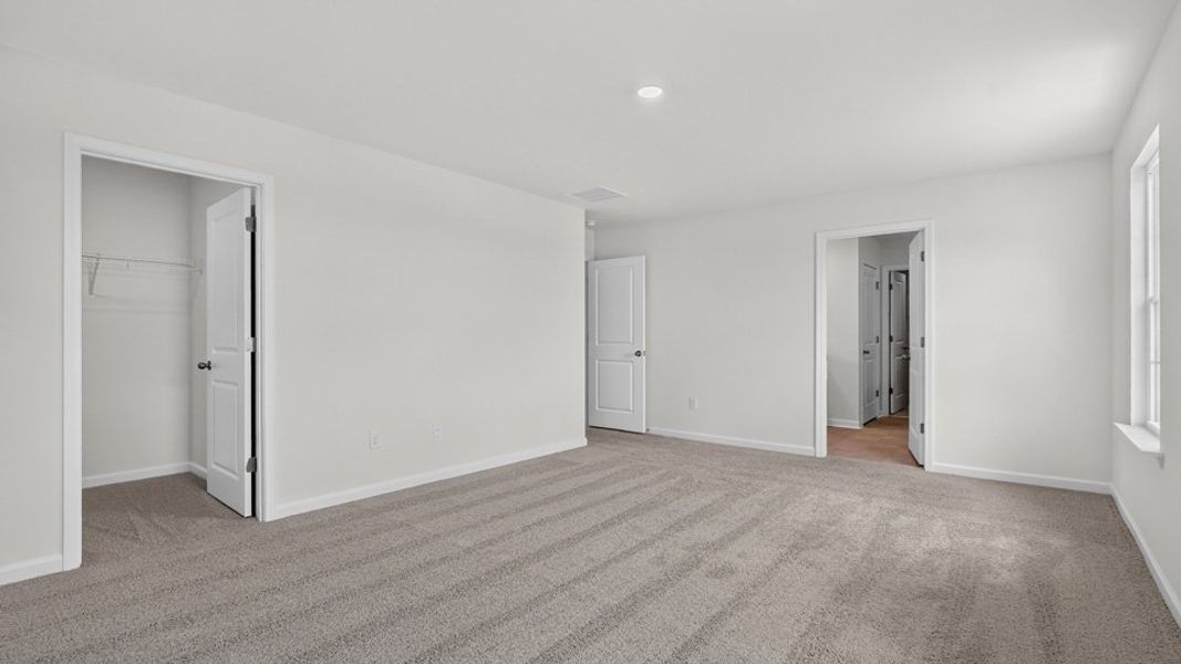 Spacious, unfurnished interior of a new home in The Reserve at Prestleigh, Wake Forest (Image 31).