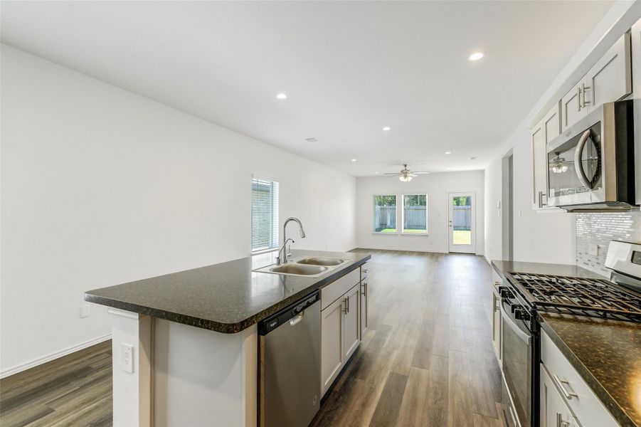 Furnished interior view inside a new home in Breckenridge Forest, Spring (Image 9). Furnished interior view inside a new home in Breckenridge Forest, Spring (Image 9).