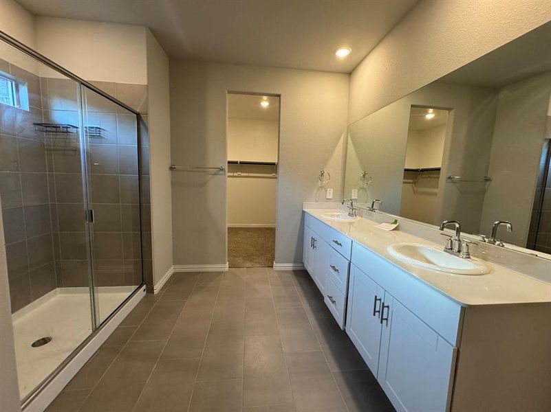 Furnished interior view inside a new home in Cibolo Hills, Fort Worth (Image 14). Furnished interior view inside a new home in Cibolo Hills, Fort Worth (Image 14).