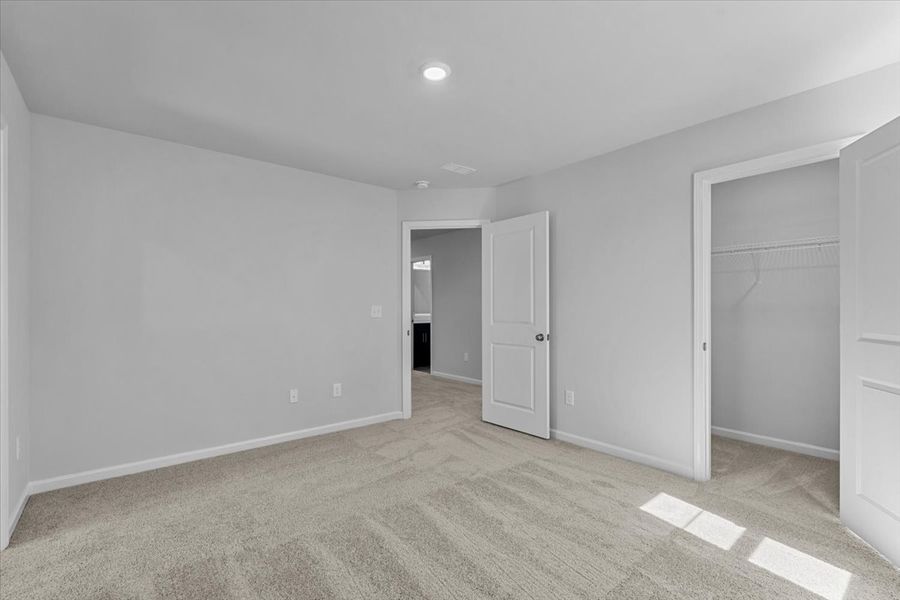Spacious, unfurnished interior of a new home in Fieldstone, Lexington (Image 43). Spacious, unfurnished interior of a new home in Fieldstone, Lexington (Image 43).
