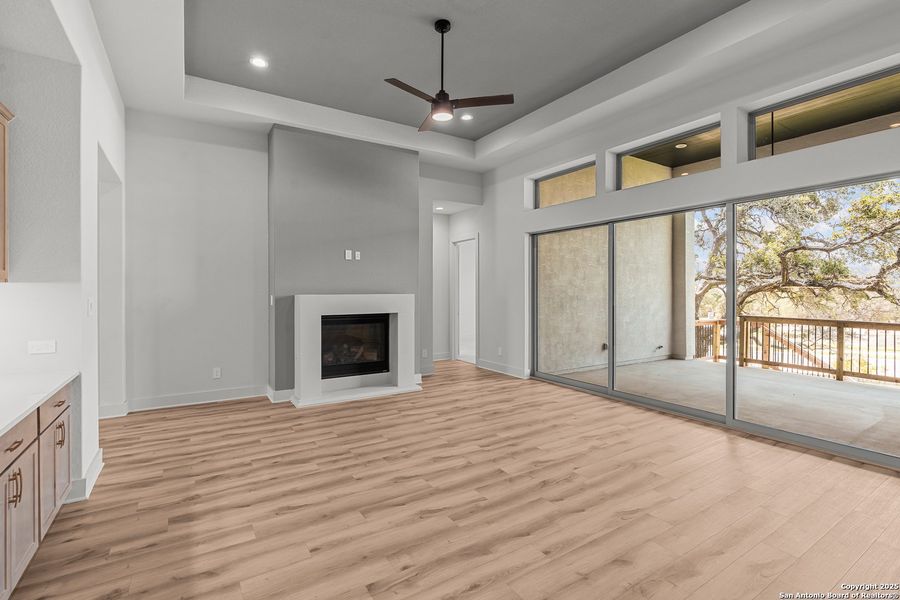 Image 39 of a home in Esperanza - 70'. Image 39 of a home in Esperanza - 70'.