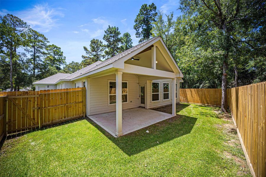 Front exterior of a new home in , Montgomery, TX, highlighting curb appeal (Image 21). Front exterior of a new home in , Montgomery, TX, highlighting curb appeal (Image 21).