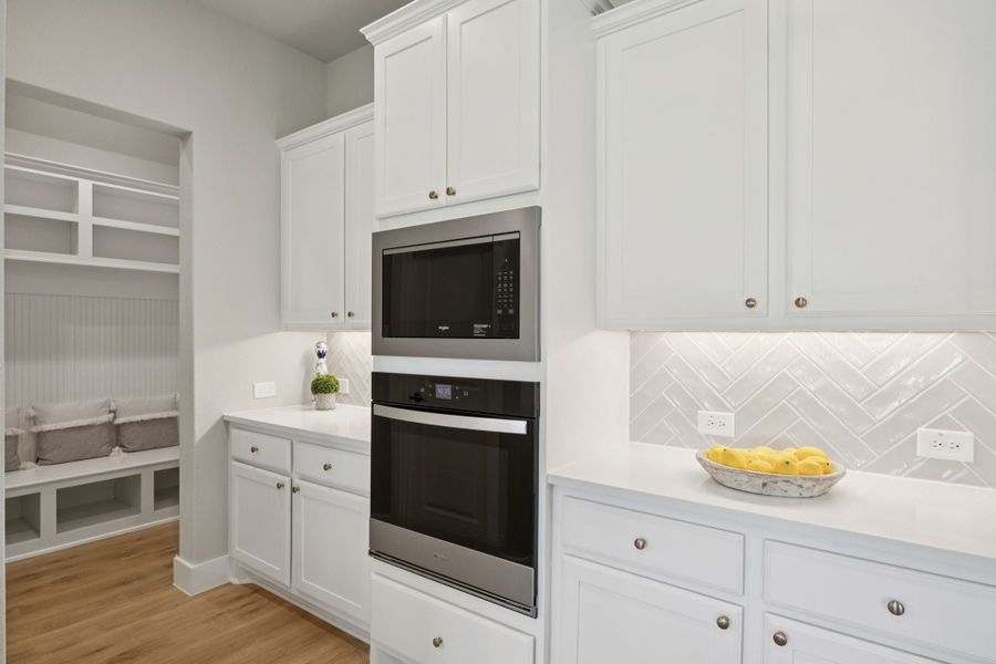Representative furnished interior of a home built from the Belmont by Centre Living Homes in Lakeway Estates, Waxahachie (Image 30).