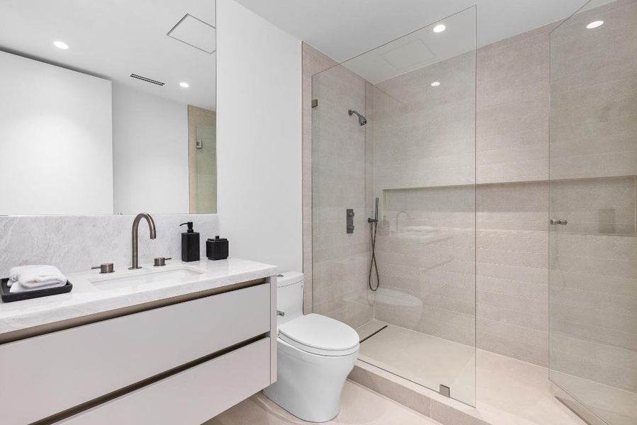 Guest Suite Bathroom