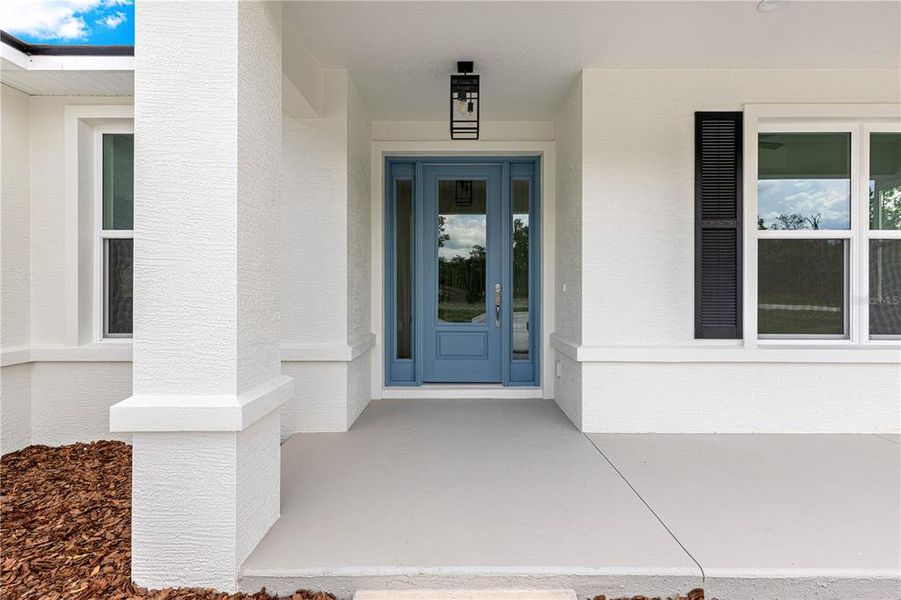 Exterior details and patio area of a home in , Dunnellon (Image 28).