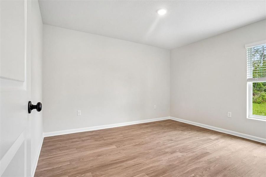 Spacious, unfurnished interior of a new home in , Ocala (Image 21).