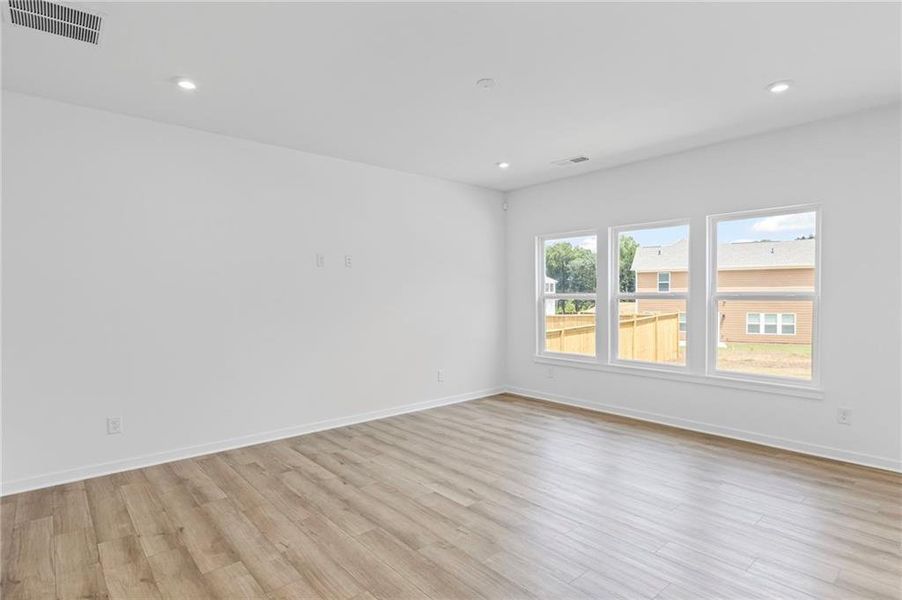 Spacious, unfurnished interior of a new home in Sage Woods, Dallas (Image 31).