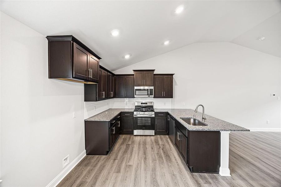 Furnished interior view inside a new home in Stonebrooke, Conroe (Image 5).