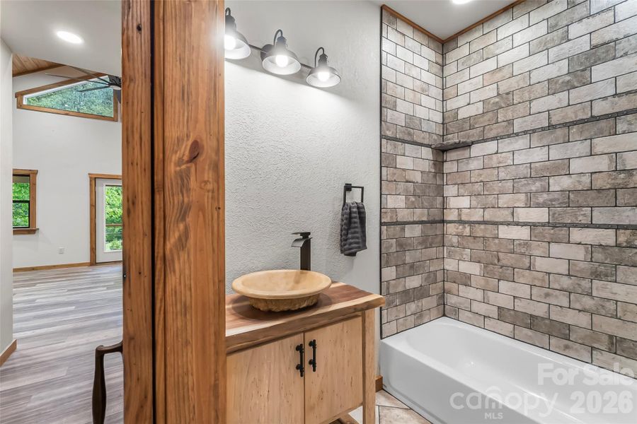 Image 35 of a home in .