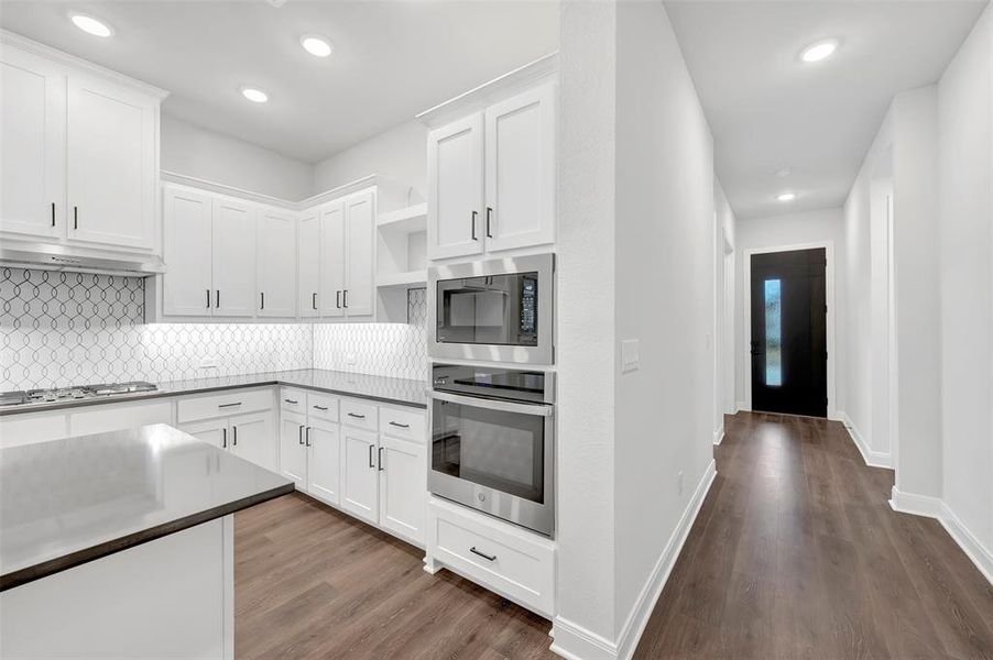 Furnished interior view inside a new home in Mantua Point Gardens, Van Alstyne (Image 13).