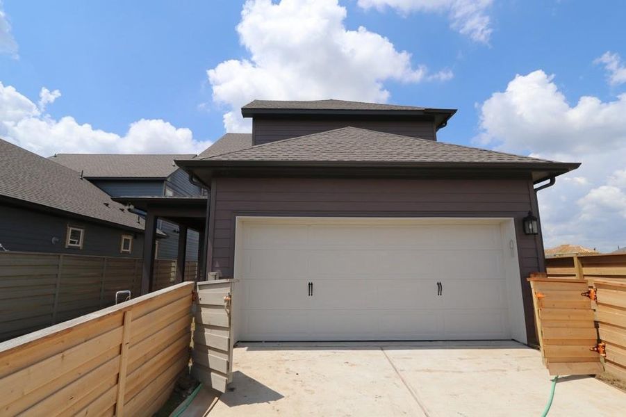 Welcome to The Hewlett by David Weekley Homes. **HOME ESTIMATED TO BE COMPLETE AUGUST 2025** Welcome to The Hewlett by David Weekley Homes. **HOME ESTIMATED TO BE COMPLETE AUGUST 2025**