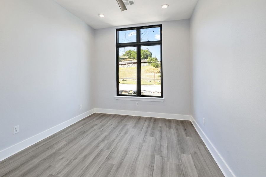 Spacious, unfurnished interior of a new home in , Austin (Image 19).