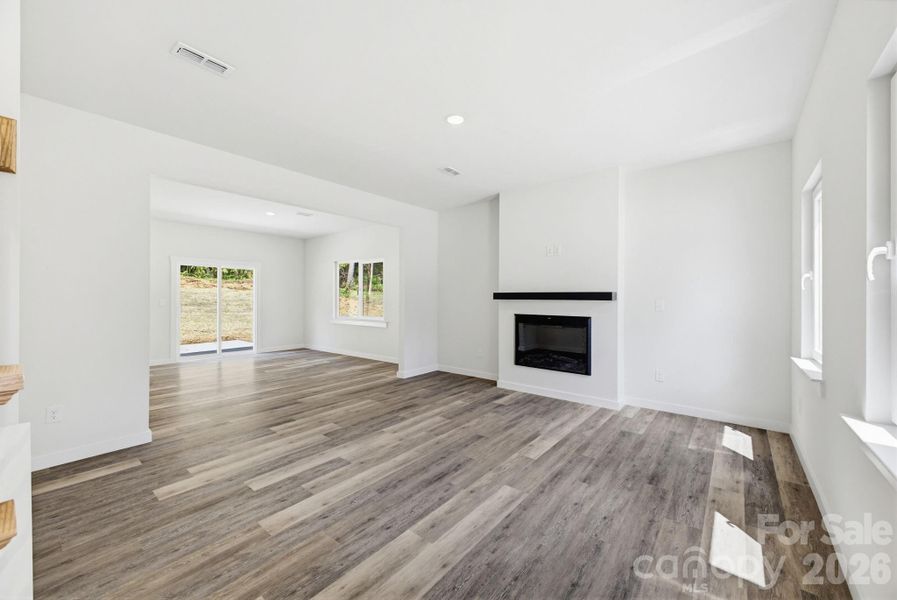 Spacious, unfurnished interior of a new home in , Hickory (Image 14).