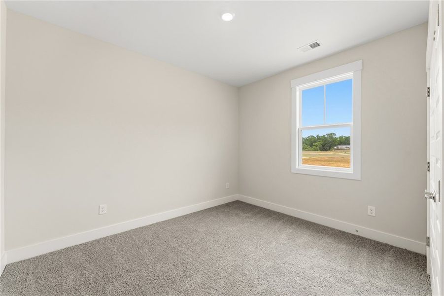 Spacious, unfurnished interior of a new home in Saratoga Oaks, Williamston (Image 18).