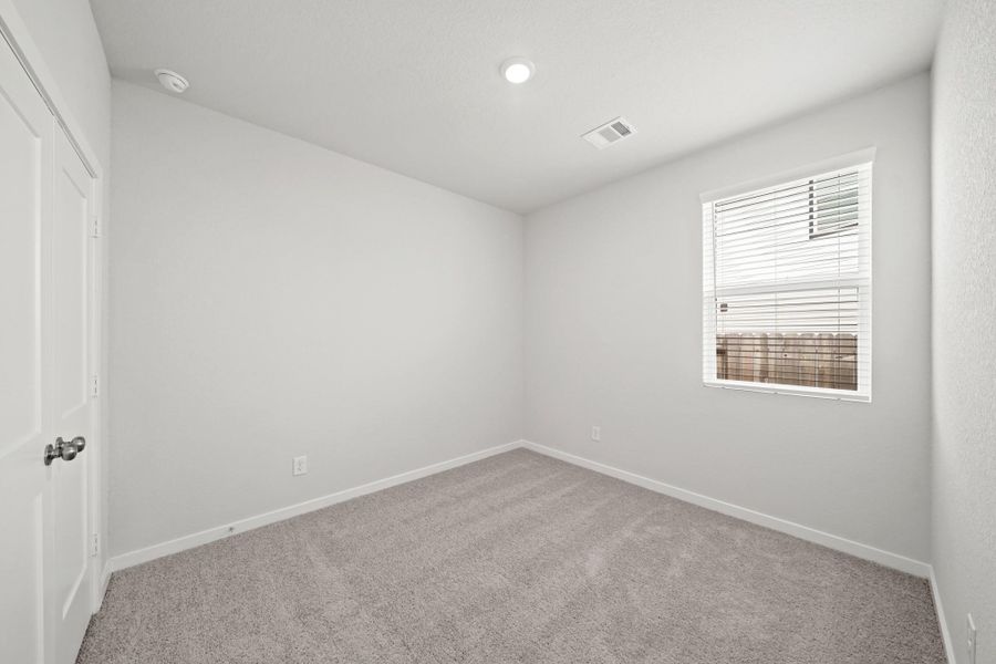 Spacious, unfurnished interior of a new home in Granger Pines, Conroe (Image 16).