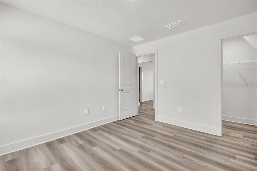 Spacious, unfurnished interior of a new home in Emerald Fields, Hudson (Image 39).