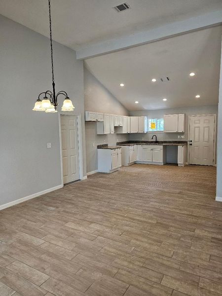 Spacious, unfurnished interior of a new home in , Dayton (Image 10).