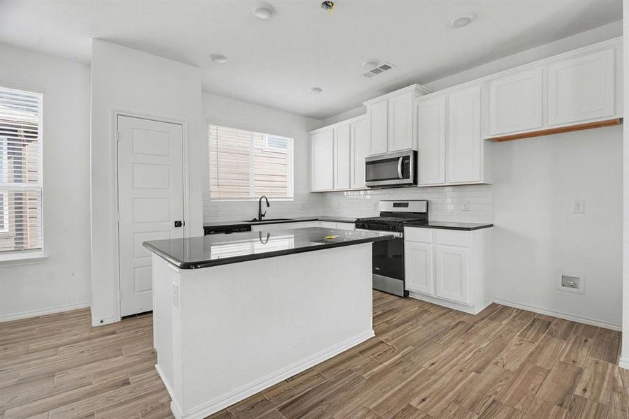 Furnished interior view inside a new home in , Royse City (Image 7).