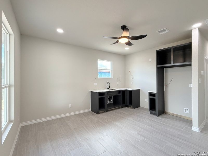 Spacious, unfurnished interior of a new home in , Natalia (Image 22).