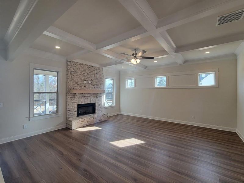 Spacious, unfurnished interior of a new home in , Jefferson (Image 15).