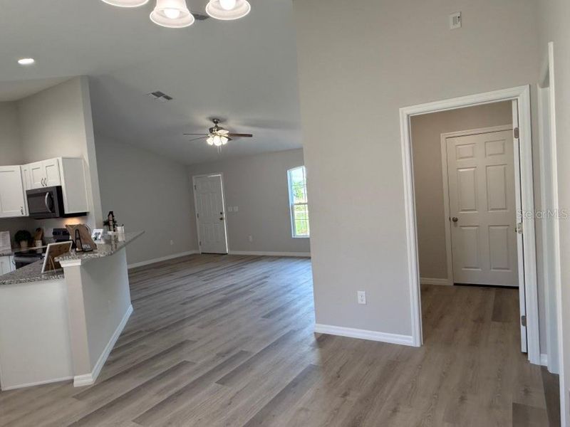 Spacious, unfurnished interior of a new home in , Dunnellon (Image 22).