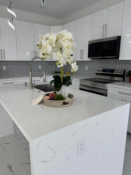 Furnished interior view inside a new home in , Lehigh Acres (Image 15). Furnished interior view inside a new home in , Lehigh Acres (Image 15).