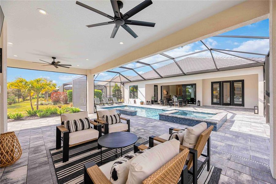 Exterior details and patio area of a home in Gran Place, Venice (Image 24).