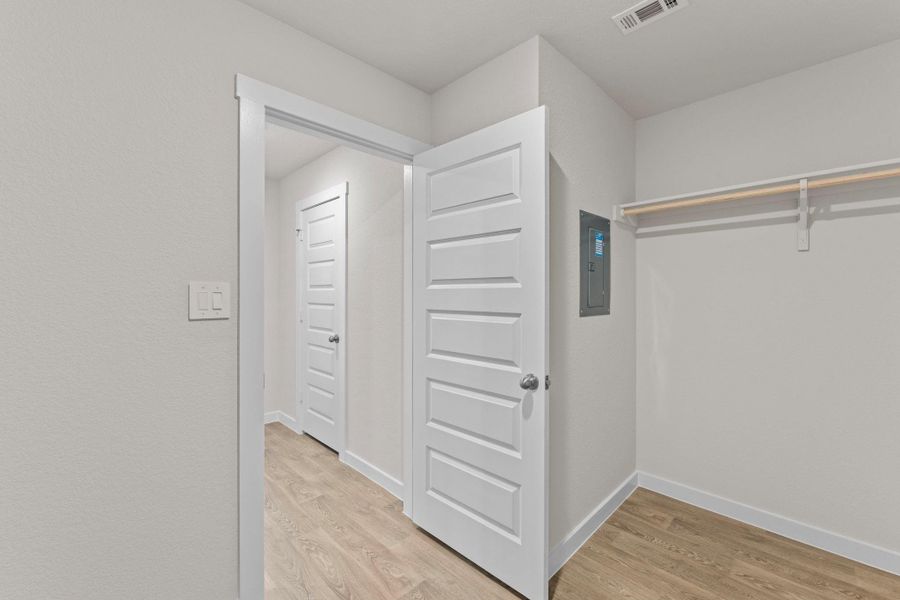 Spacious, unfurnished interior of a new home in Hartland Ranch, Lockhart (Image 13).