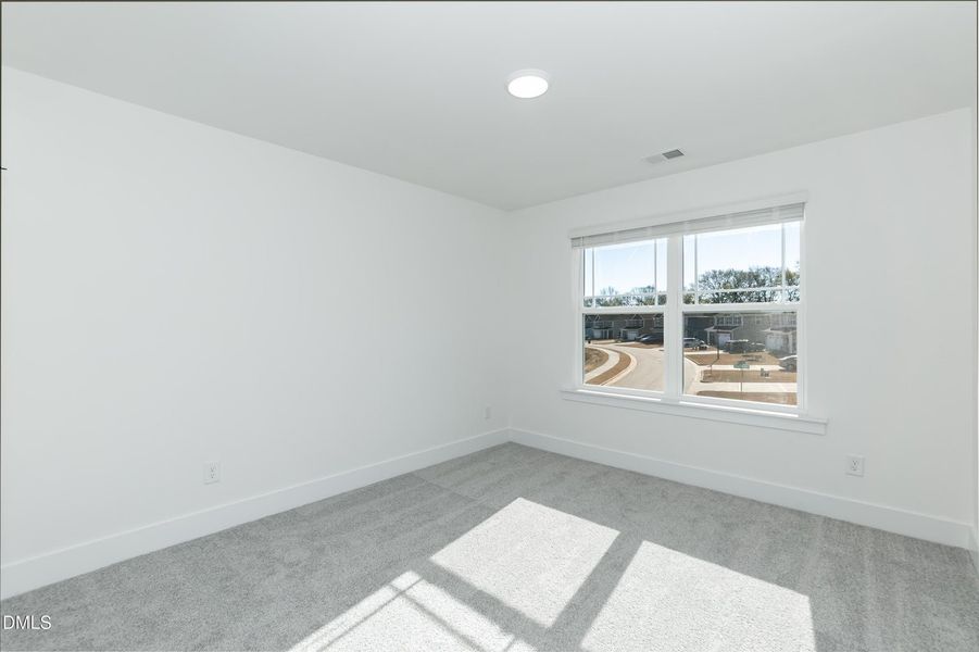 Spacious, unfurnished interior of a new home in Jackson Ridge, Pikeville (Image 26).