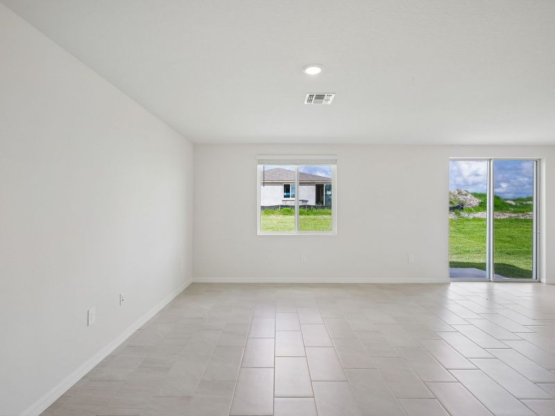 Spacious, unfurnished interior of a new home in The Reserve at Van Oaks, Auburndale (Image 12).