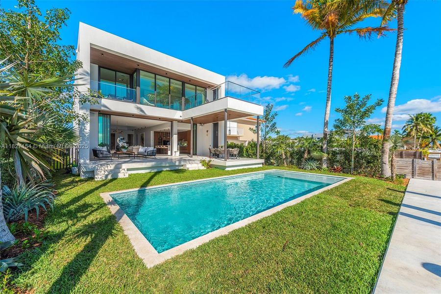 Exterior details and patio area of a home in , Miami Beach (Image 26).