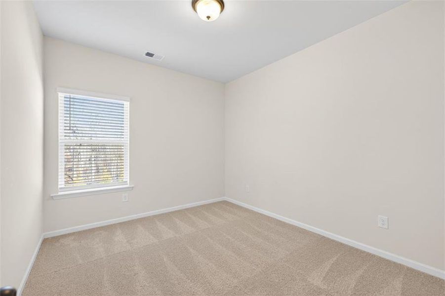 Spacious, unfurnished interior of a new home in Fuller Station, Loganville (Image 13).