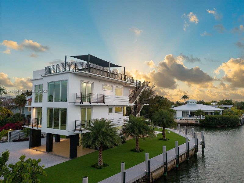 Condo located in Tavernier, FL showcasing its design and architecture (Image 54). Condo located in Tavernier, FL showcasing its design and architecture (Image 54).