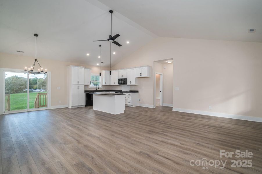 Greatroom vaulted ceiling