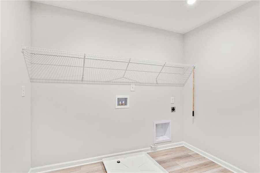 Spacious, unfurnished interior of a new home in Lake Shore, Winder (Image 13).