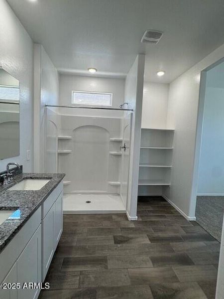 Gaven 508 bathroom 2