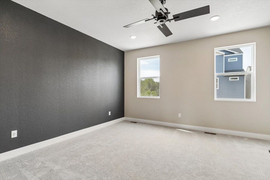 Spacious, unfurnished interior of a new home in Pony Park, Colorado Springs (Image 17).