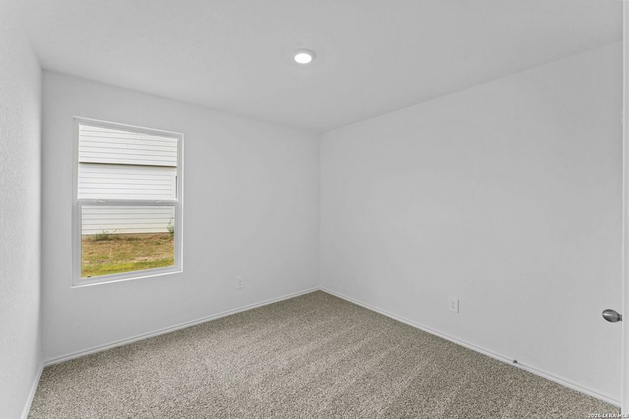Spacious, unfurnished interior of a new home in Avenida, Converse (Image 24).