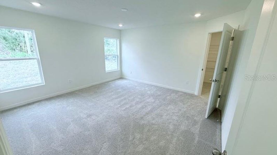 Spacious, unfurnished interior of a new home in , Palm Coast (Image 10).