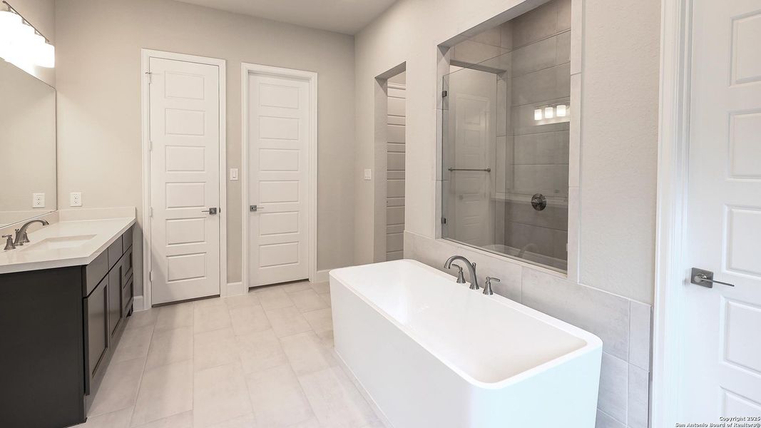 Furnished interior view inside a new home in Veramendi 60', New Braunfels (Image 6).