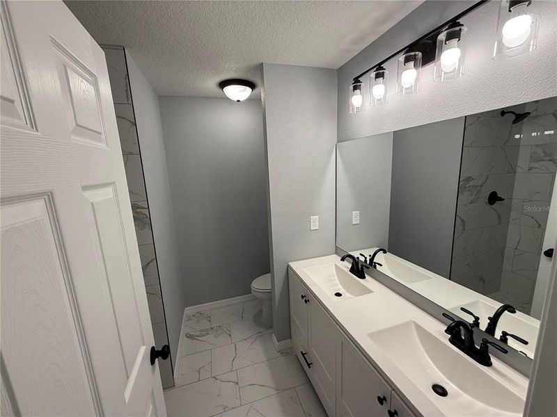 Spacious, unfurnished interior of a new home in , Ocala (Image 13).