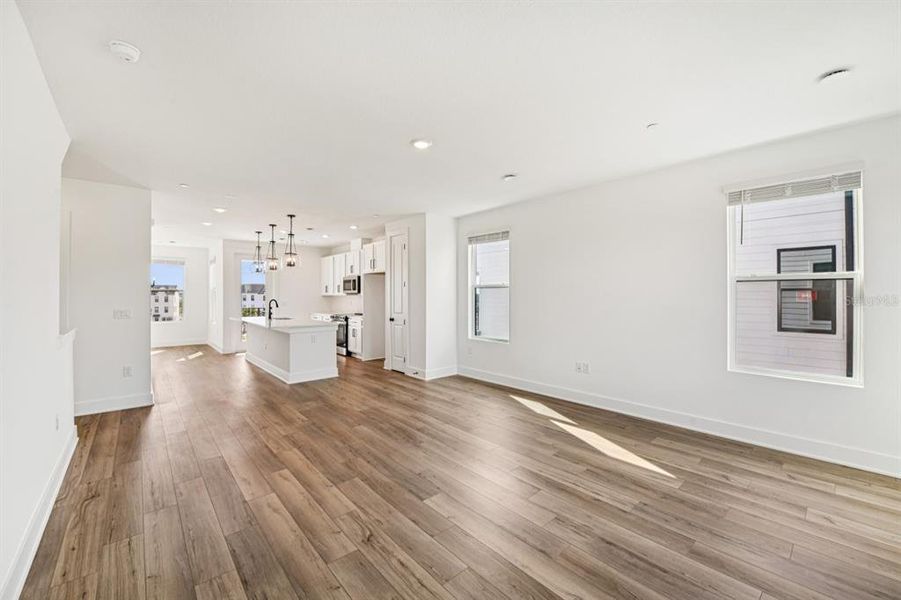 Spacious, unfurnished interior of a new home in Parkview at Hamlin, Winter Garden (Image 37).