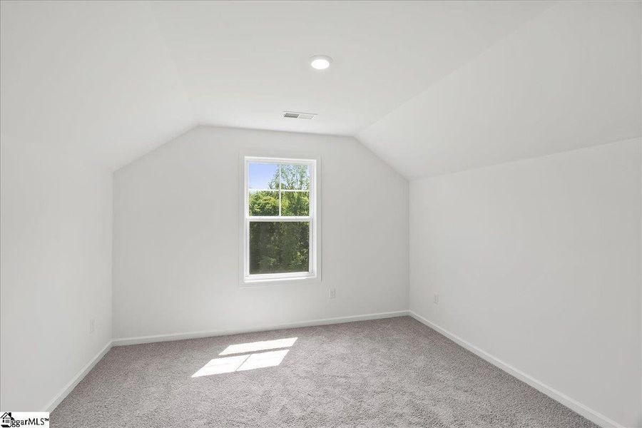 Spacious, unfurnished interior of a new home in Hazelwood, Boiling Springs (Image 24).
