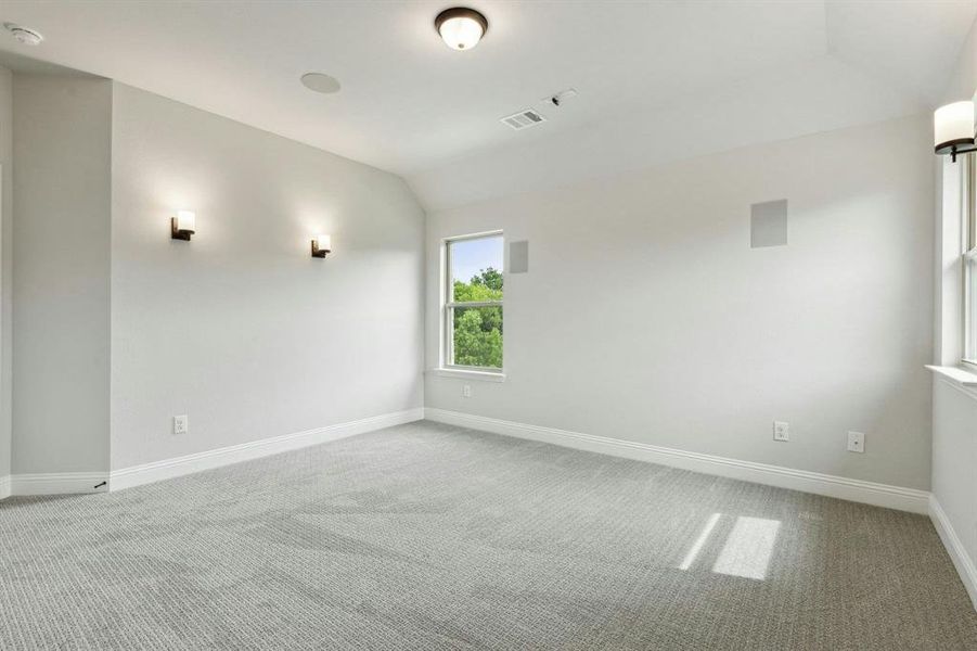 Spacious, unfurnished interior of a new home in Stoney Creek, Sunnyvale (Image 18). Spacious, unfurnished interior of a new home in Stoney Creek, Sunnyvale (Image 18).