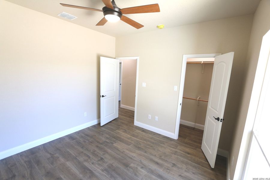 Spacious, unfurnished interior of a new home in , Floresville (Image 15).