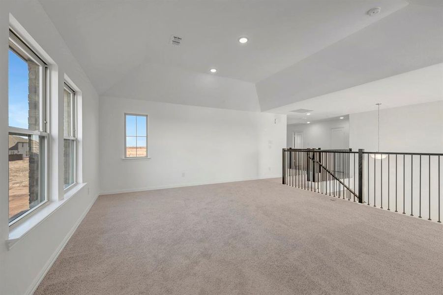 Spacious, unfurnished interior of a new home in Lily Creek at Sutton Fields, Aubrey (Image 29).