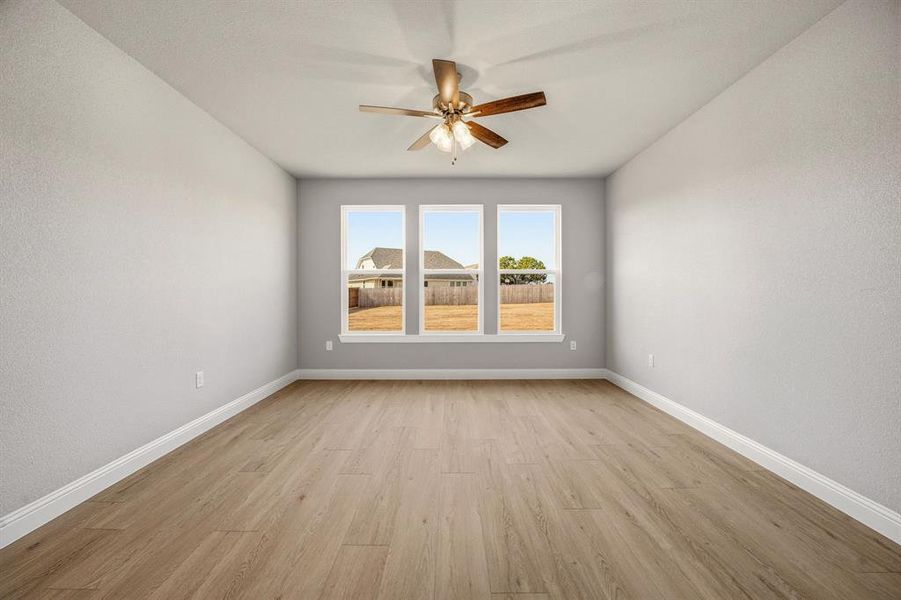 Spacious, unfurnished interior of a new home in , Glen Rose (Image 34).