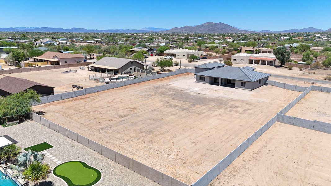 DRONE (11) DRONE (11)